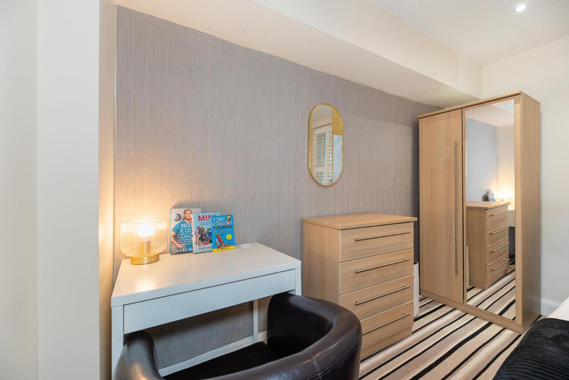 3 Bedroom Apartment With Private Terrace In Pimlico, Westminster, Victoria Лондон Экстерьер фото