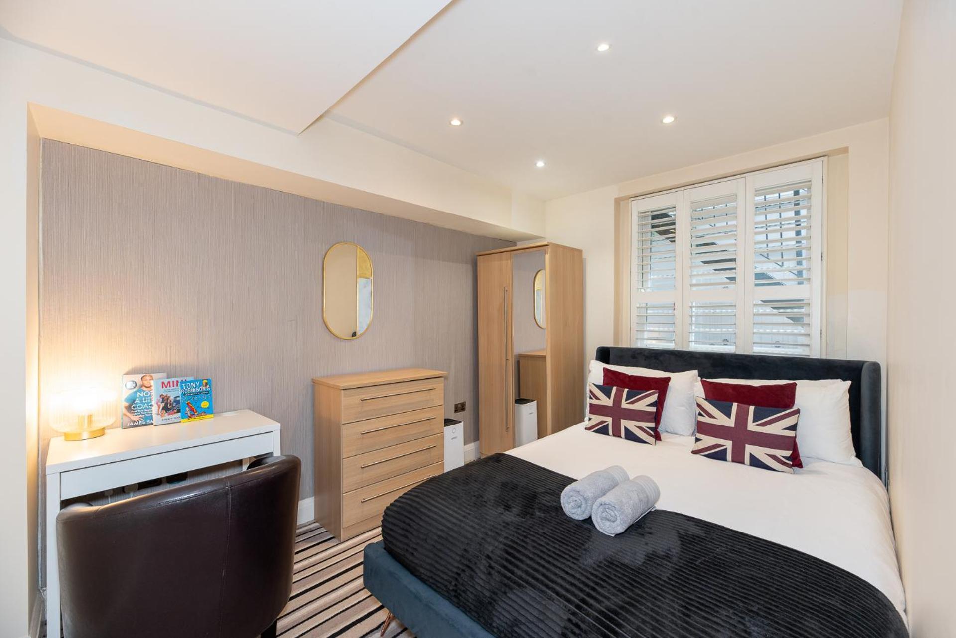 3 Bedroom Apartment With Private Terrace In Pimlico, Westminster, Victoria Лондон Экстерьер фото