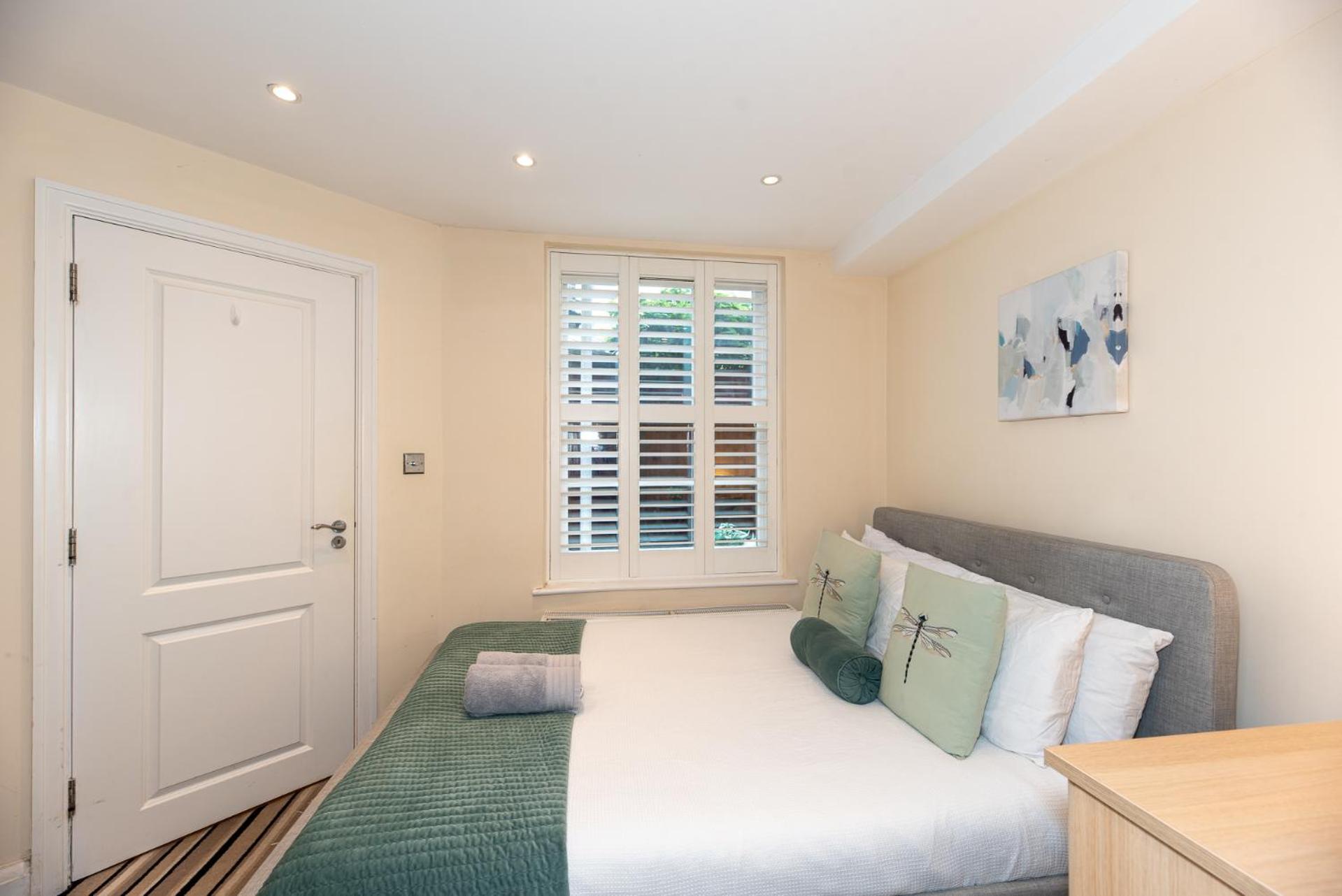 3 Bedroom Apartment With Private Terrace In Pimlico, Westminster, Victoria Лондон Экстерьер фото
