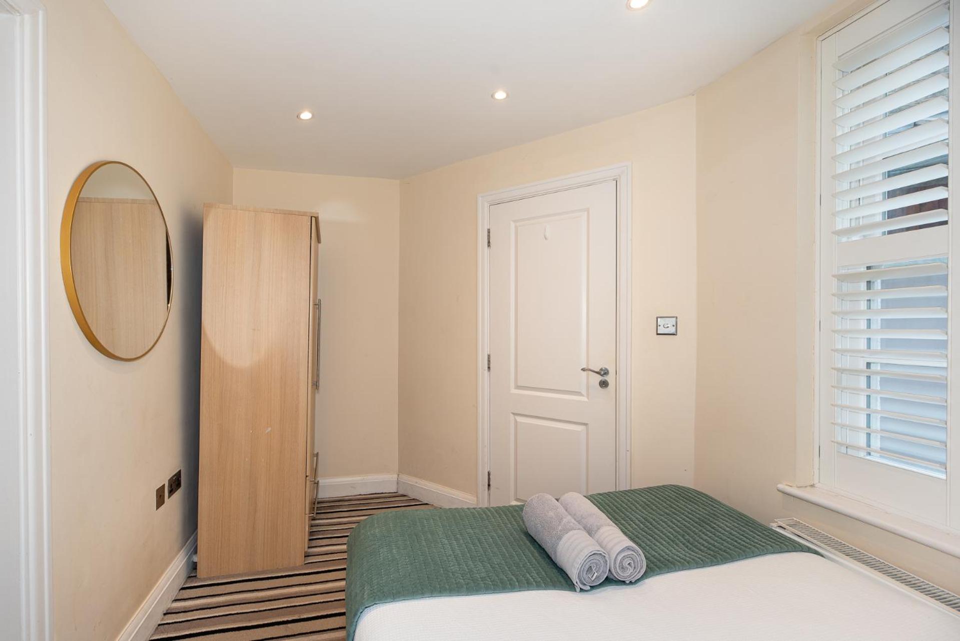 3 Bedroom Apartment With Private Terrace In Pimlico, Westminster, Victoria Лондон Экстерьер фото