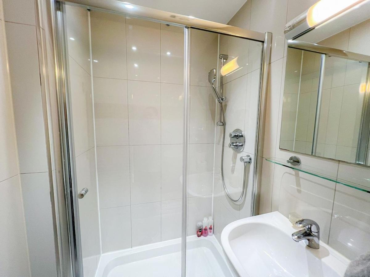 3 Bedroom Apartment With Private Terrace In Pimlico, Westminster, Victoria Лондон Экстерьер фото