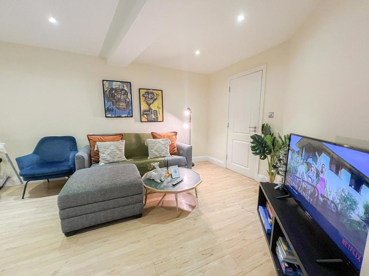 3 Bedroom Apartment With Private Terrace In Pimlico, Westminster, Victoria Лондон Экстерьер фото