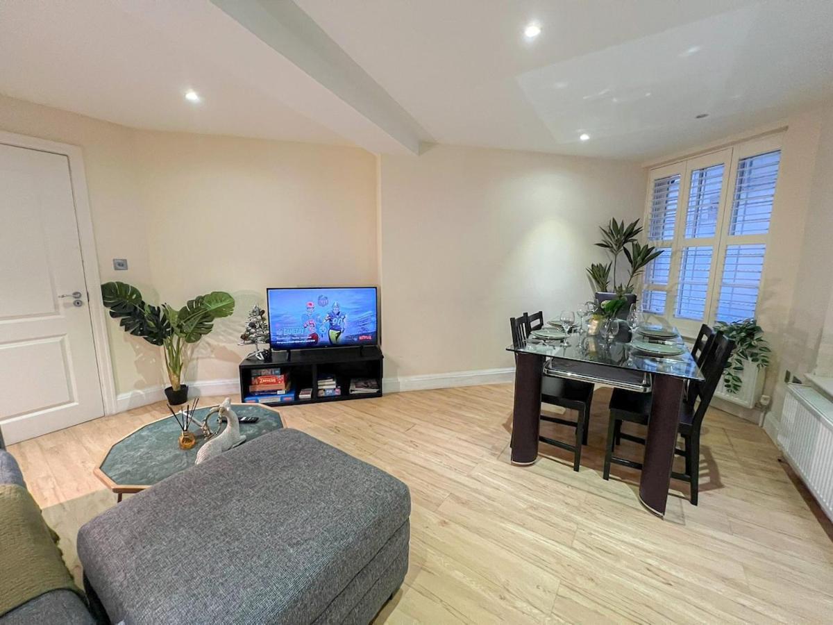 3 Bedroom Apartment With Private Terrace In Pimlico, Westminster, Victoria Лондон Экстерьер фото